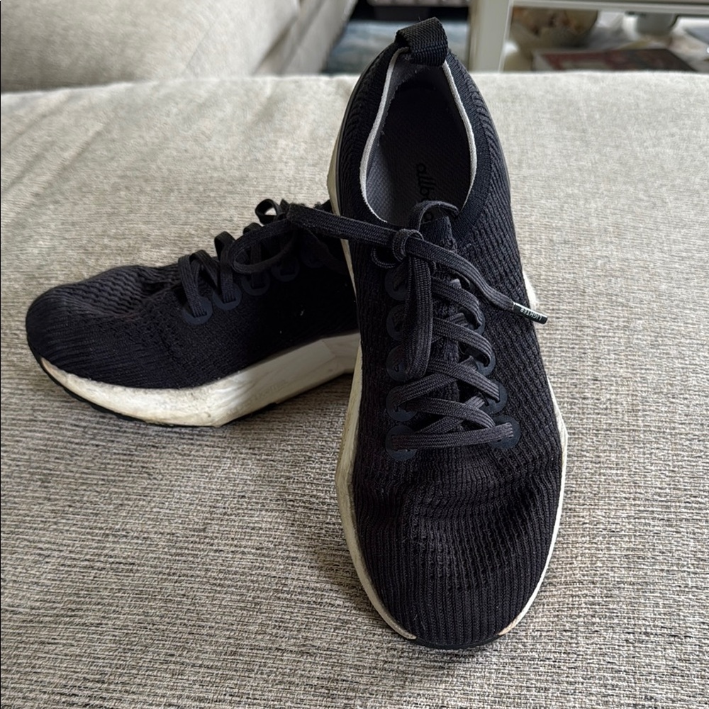 allbirds Women's Black Knit Lace-Up Running Sneakers with White Midsoles